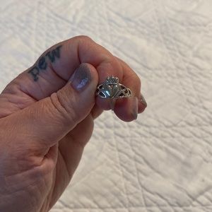 14k white gold claddagh ring